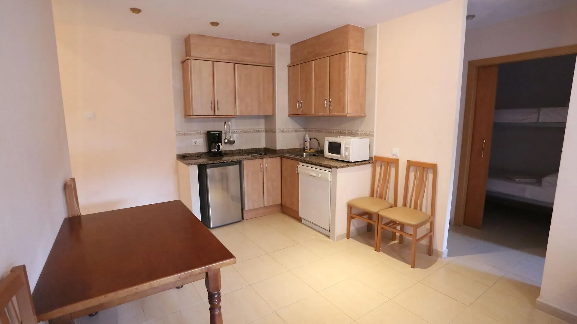 Royal Inn Aparthotel Lloret de Mar 2*,  Spain