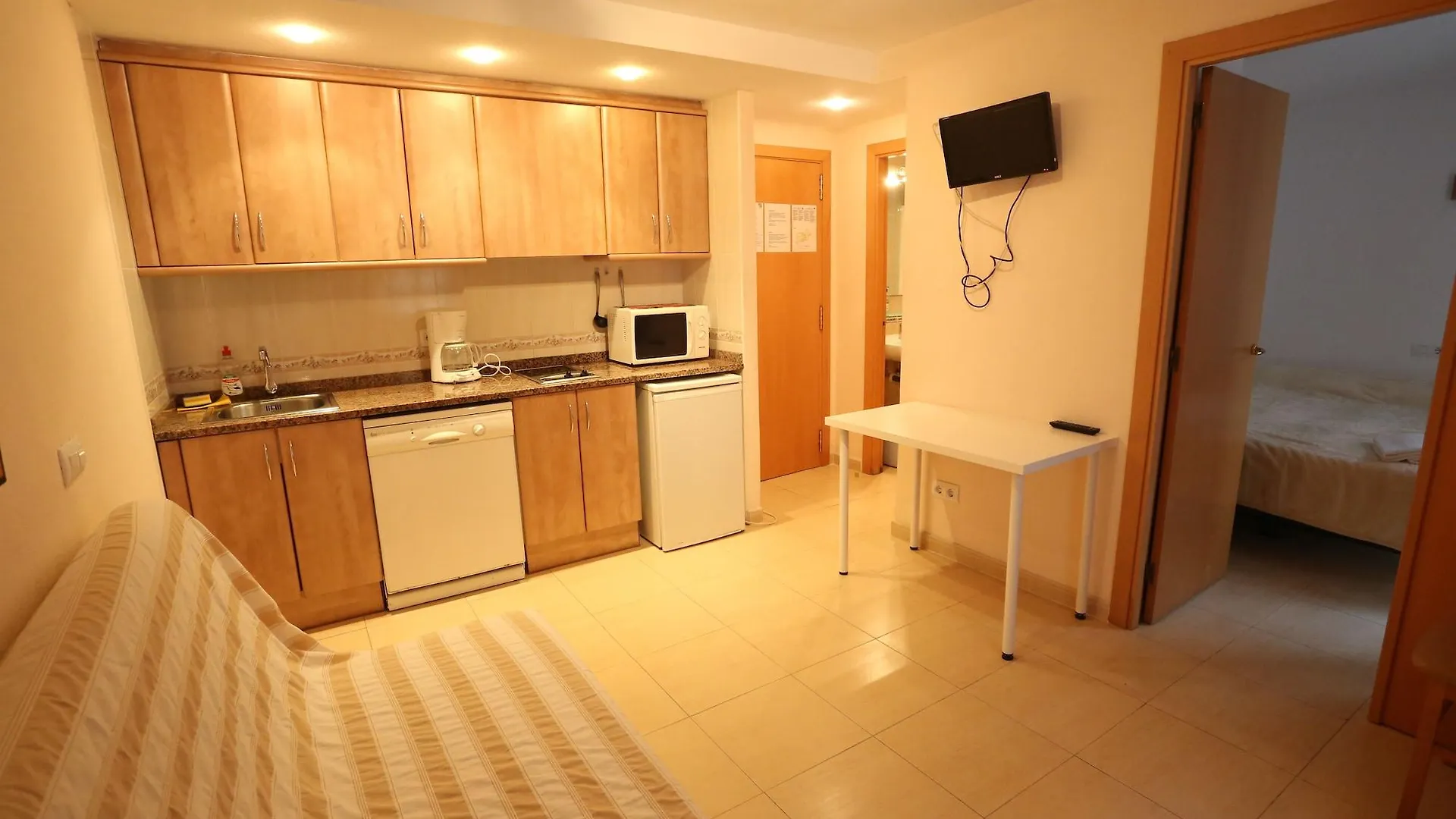 Royal Inn Aparthotel Lloret de Mar 2*,