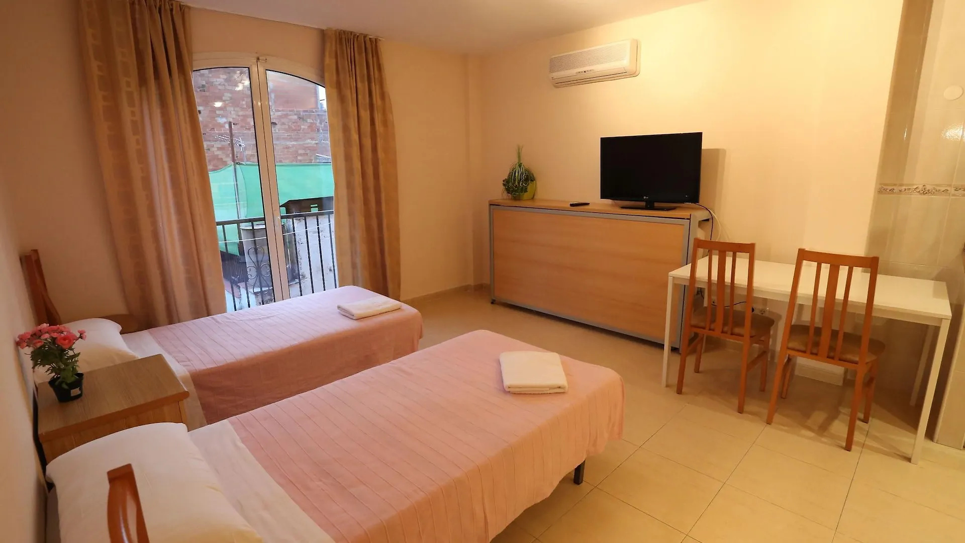 Royal Inn Aparthotel Lloret de Mar