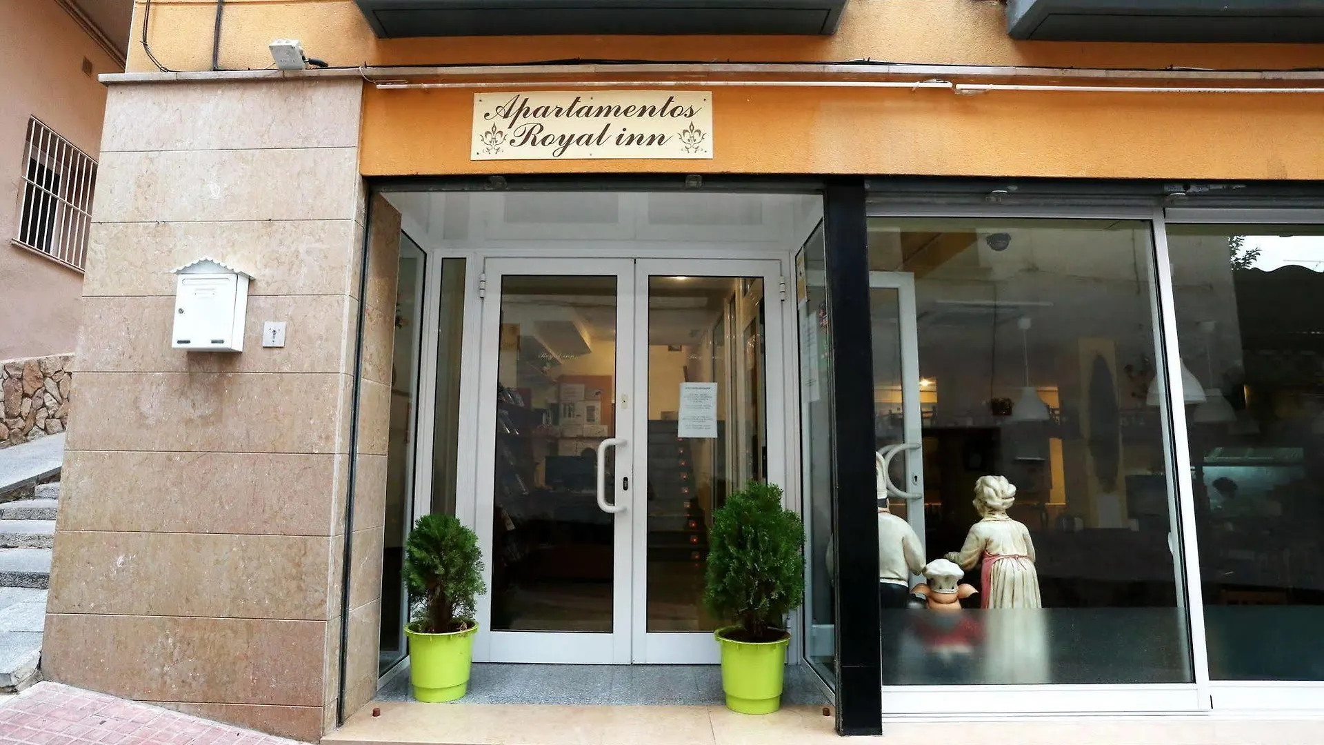 Royal Inn Aparthotel Lloret de Mar 2*,  Spagna