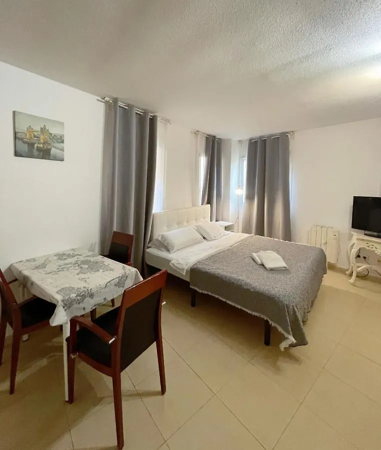 Royal Inn Aparthotel Lloret de Mar