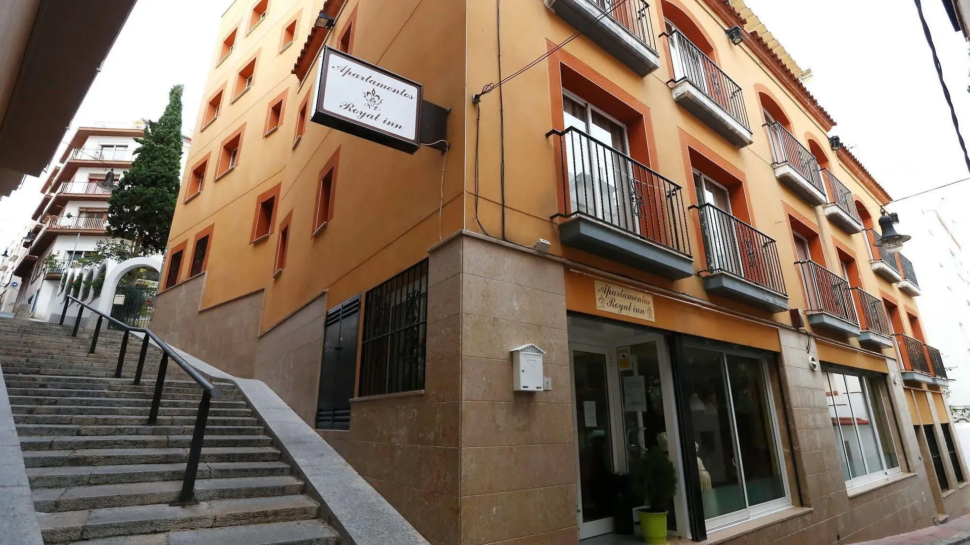 Royal Inn Aparthotel Lloret de Mar 2*,